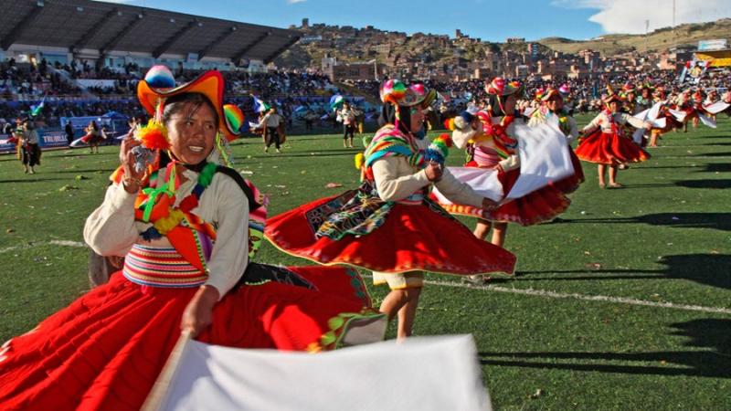 Esperan masiva participación de conjuntos originarios en la parada de carnavales de Juliaca 2025