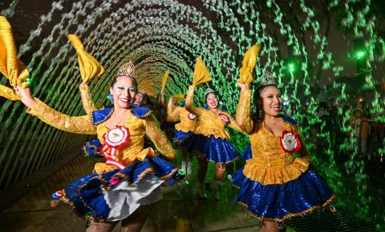 Fiestas Patrias con Pedro Suárez Vértiz y pasacalle en el Circuito Mágico del Agua 2024