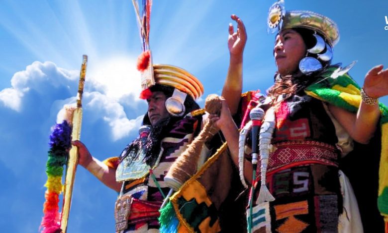 Escenificación de Manco Cápac y Mama Ocllo en el estadio San Carlos, Puno.