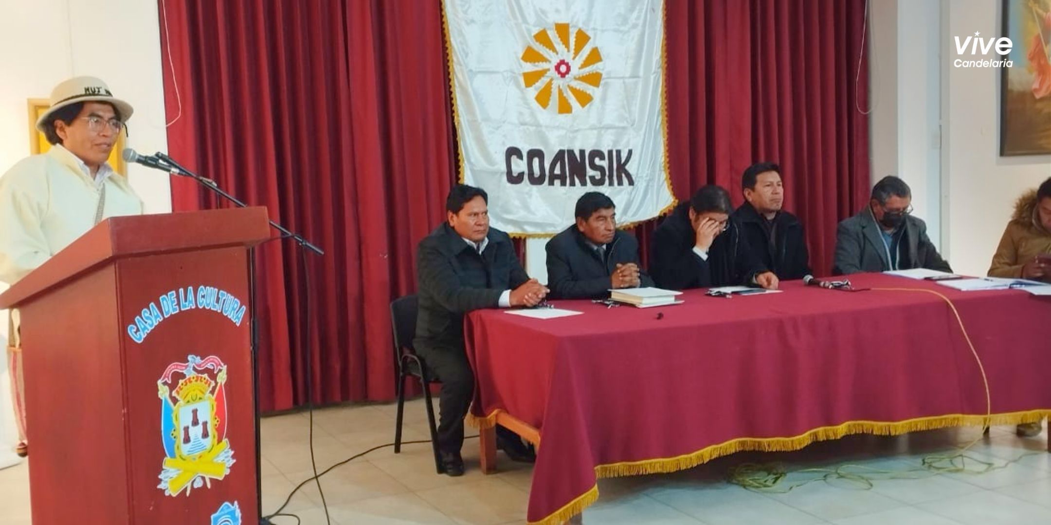 Néstor Hancco, presidente de la FRFCP, participa en el conversatorio 'El Siku en la cosmovisión contemporánea del Coansik 2024'