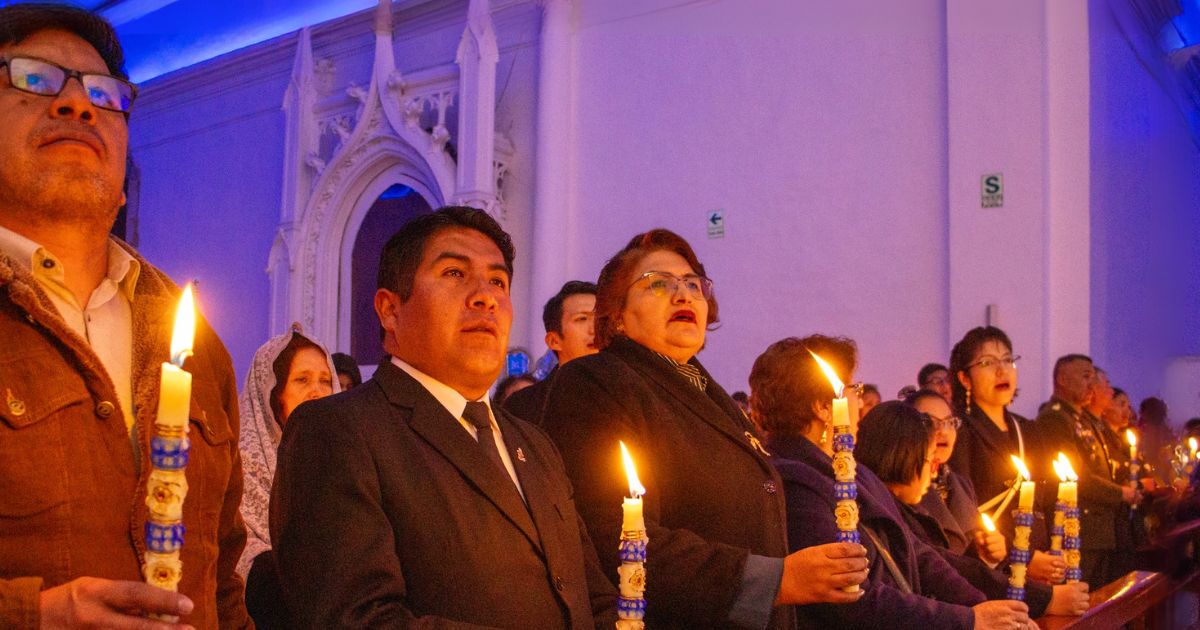 La Federación de Folklore de Puno rindió homenaje en la Solemnidad de la Virgen María