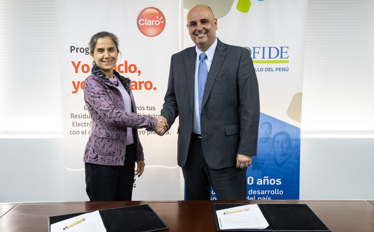 COFIDE y Claro Perú impulsan la sostenibilidad mediante el reciclaje de residuos electrónicos (RAEE)