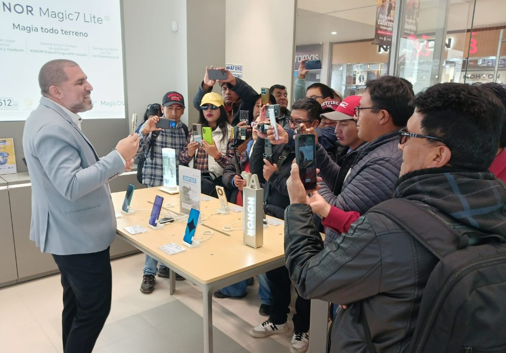 HONOR Magic8 Lite llega a Juliaca: el smartphone con récord Guinness de resistencia y batería de seis años de vida útil
